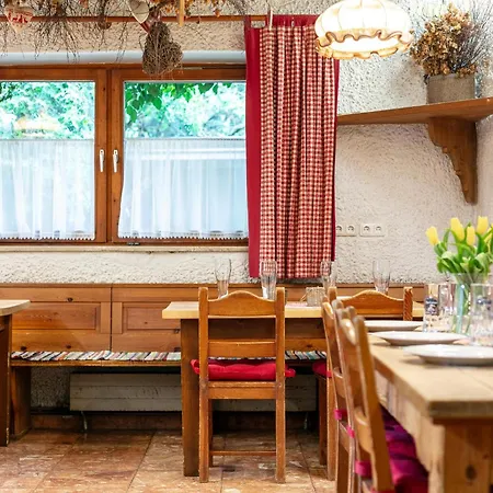 Dom wakacyjny Alpin Hideaway L Wörgl