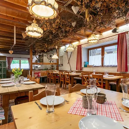 Alpin Hideaway L Holiday home